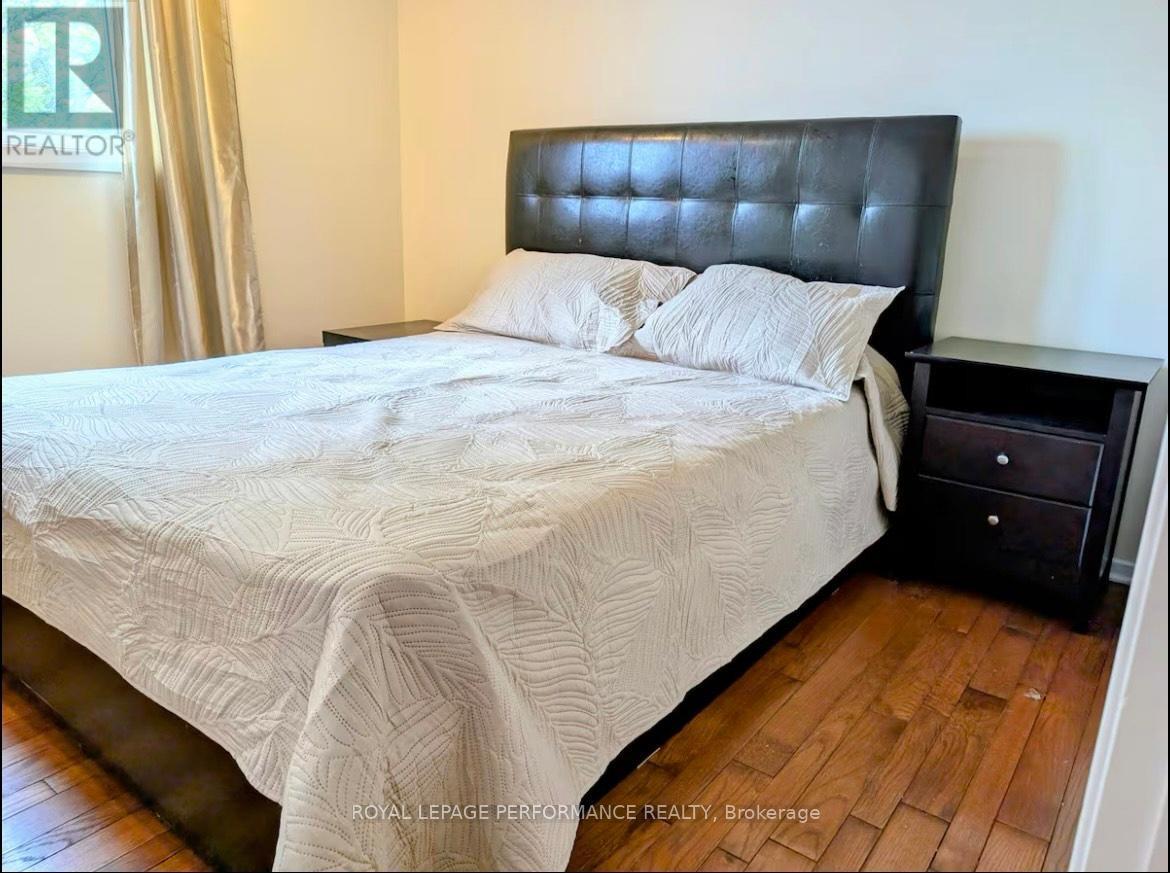 1646 Sunview Drive, Ottawa, ON - Indoor Photo Showing Bedroom