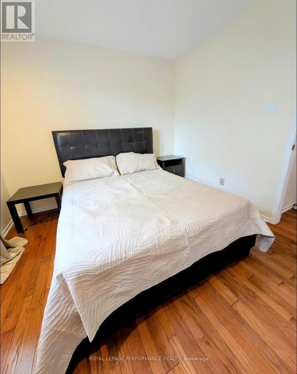 1646 Sunview Drive, Ottawa, ON - Indoor Photo Showing Bedroom