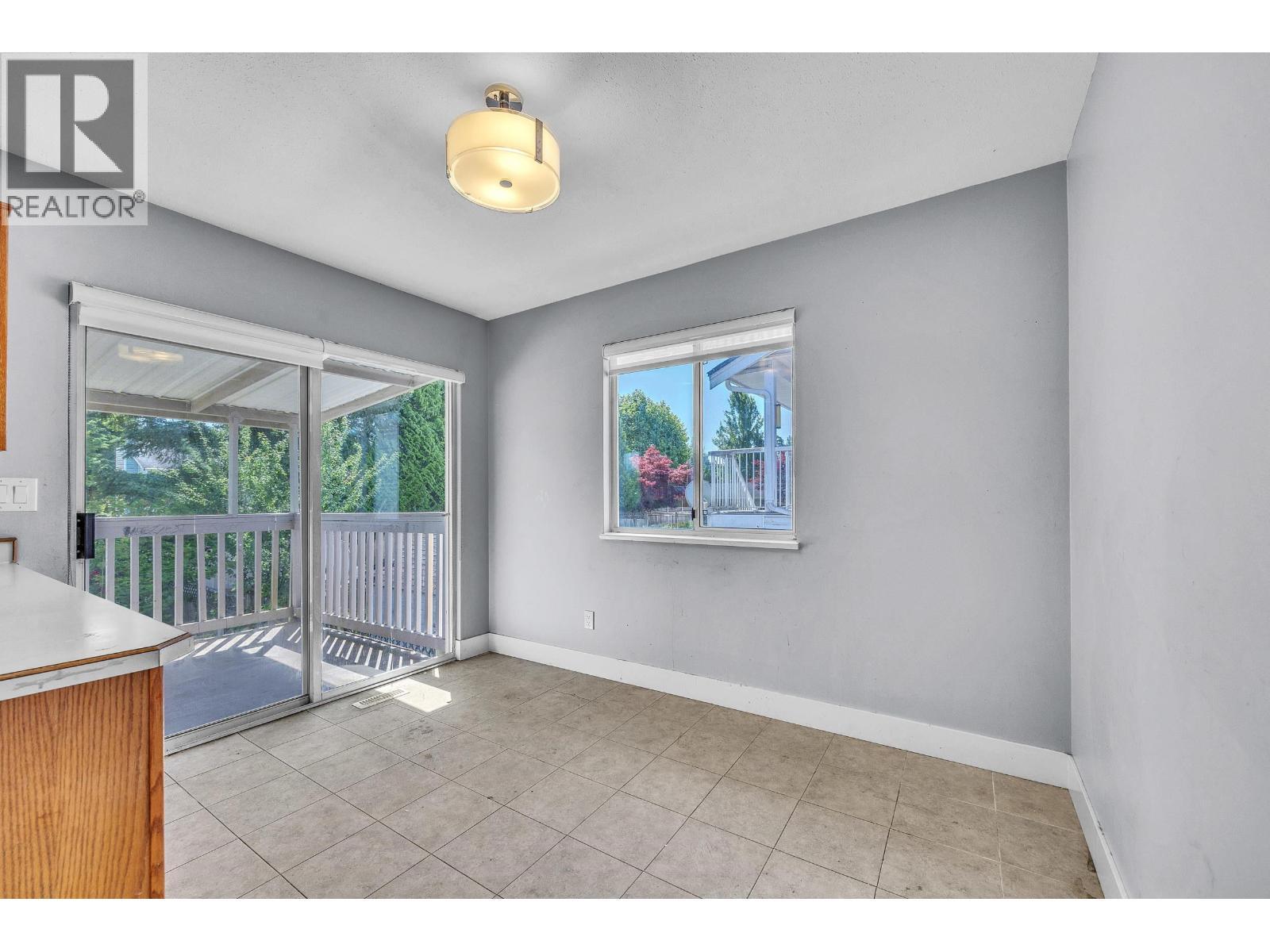 12326 Aurora Street, Maple Ridge, BC - Indoor Photo Showing Other Room