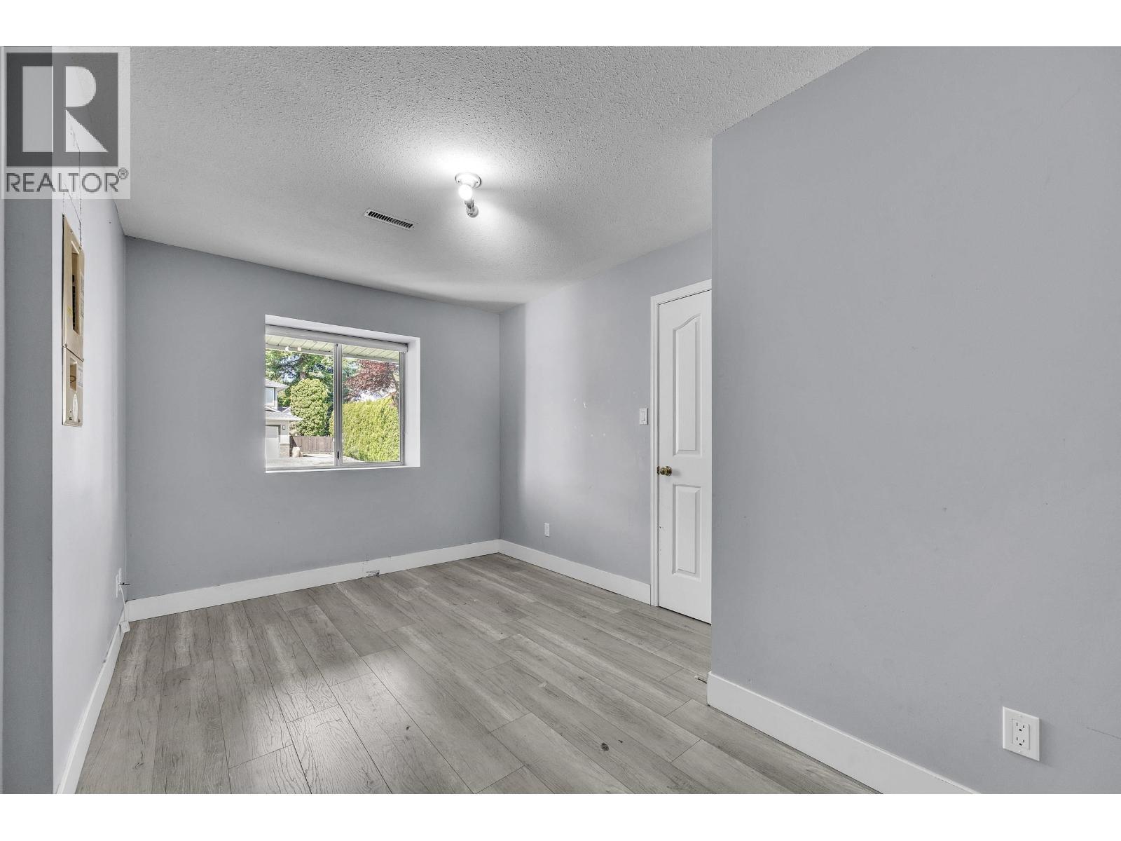 12326 Aurora Street, Maple Ridge, BC - Indoor Photo Showing Other Room