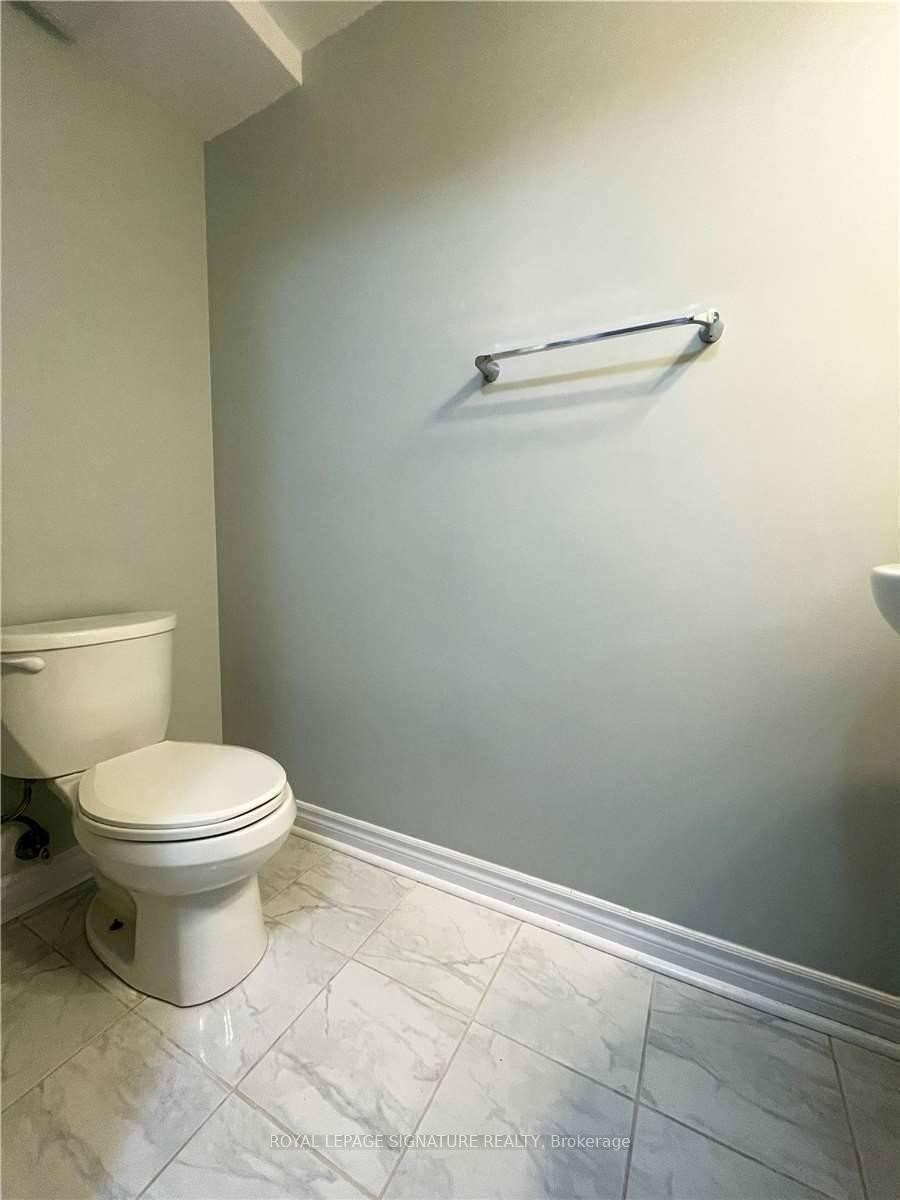 Bsmt-95 Valleycreek Drive, Brampton, ON - Indoor Photo Showing Bathroom