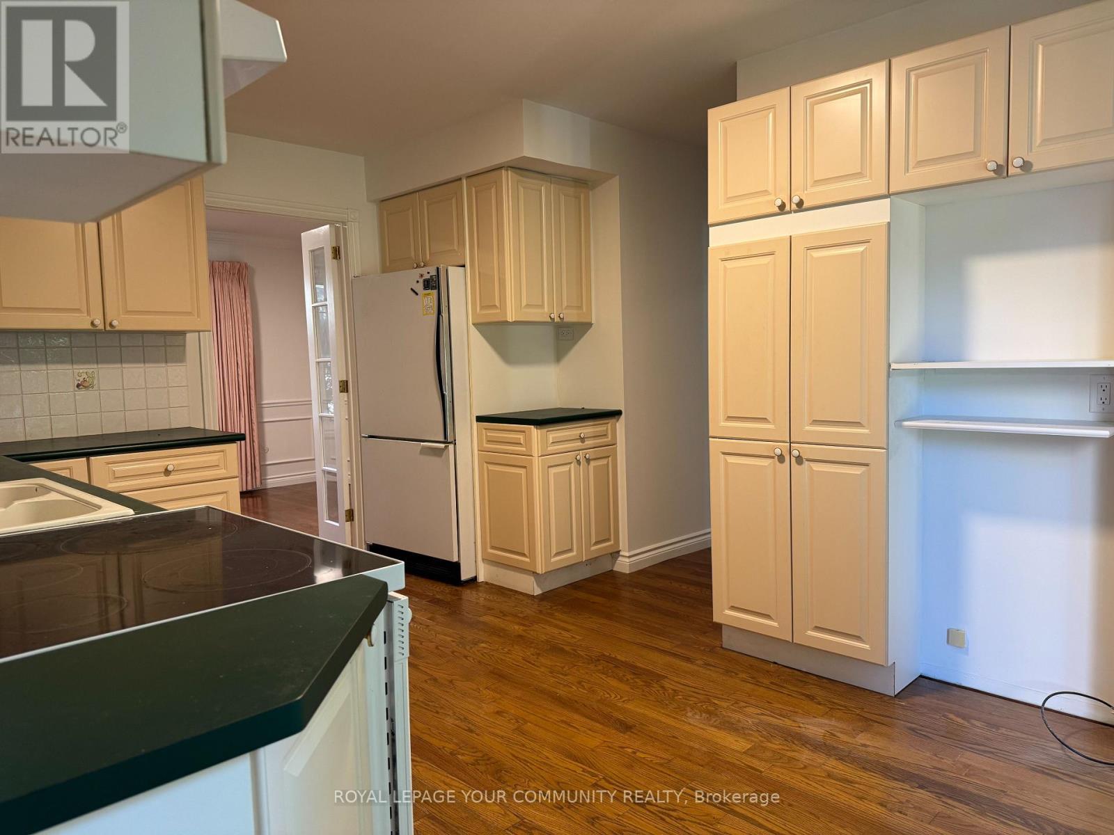 235 Banner Lane, King, ON - Indoor Photo Showing Kitchen