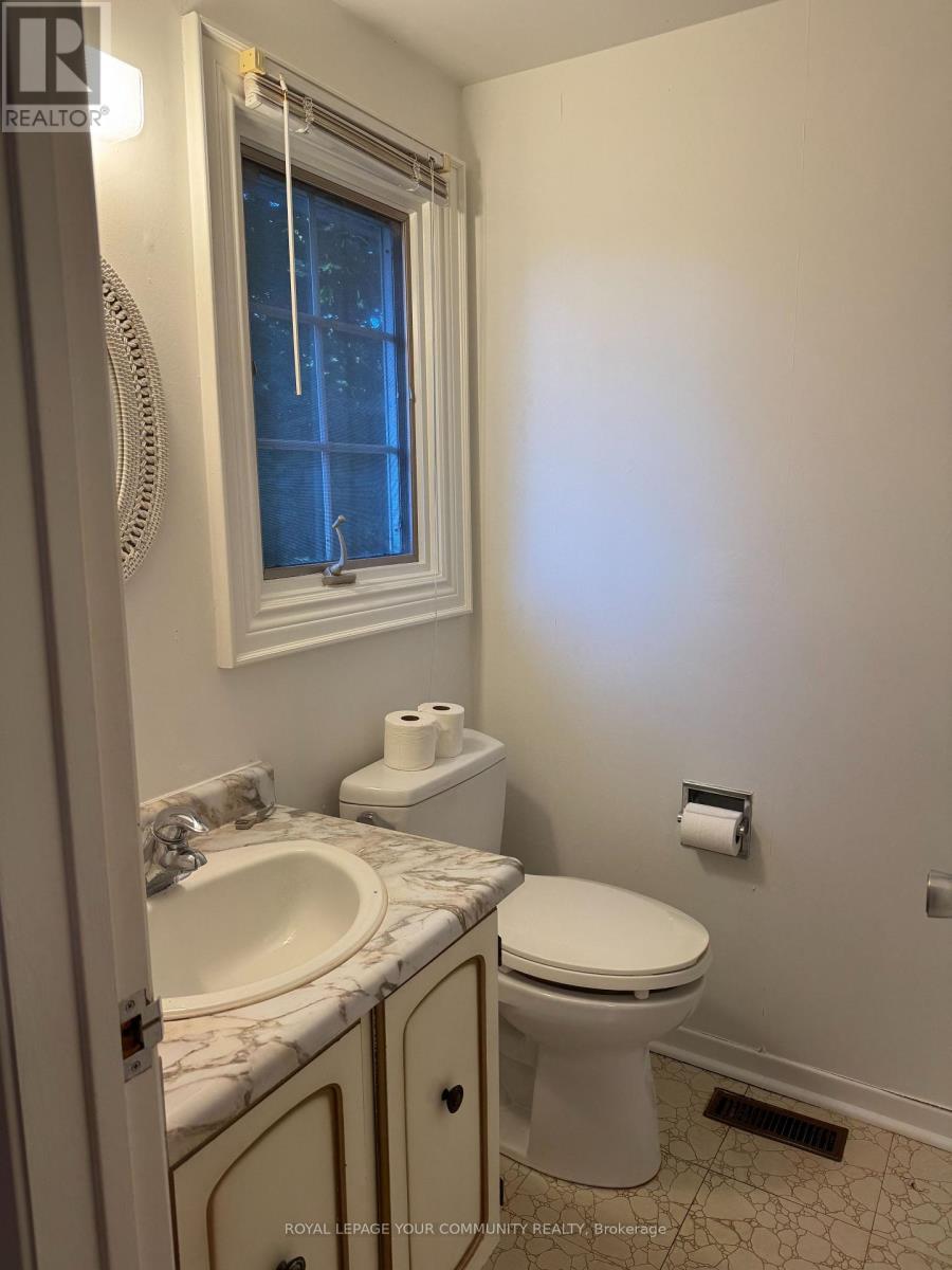 235 Banner Lane, King, ON - Indoor Photo Showing Bathroom