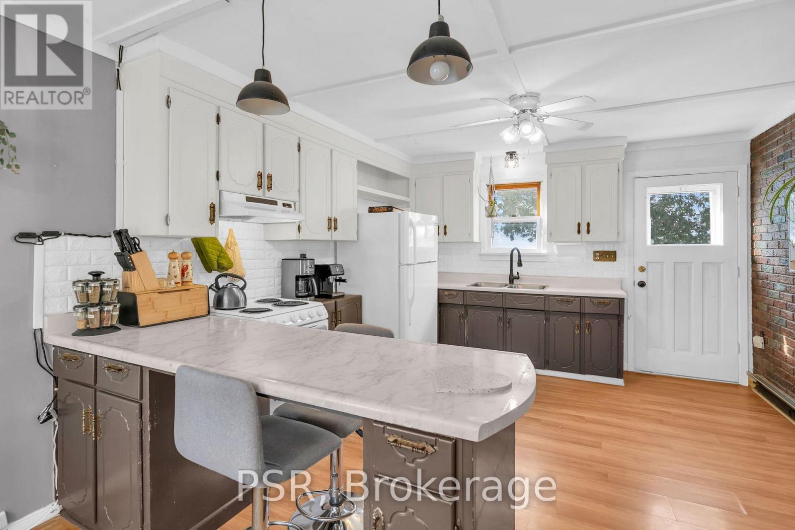 58 De La Salle Boulevard, Georgina (Sutton & Jackson'S Point), ON - Indoor Photo Showing Kitchen