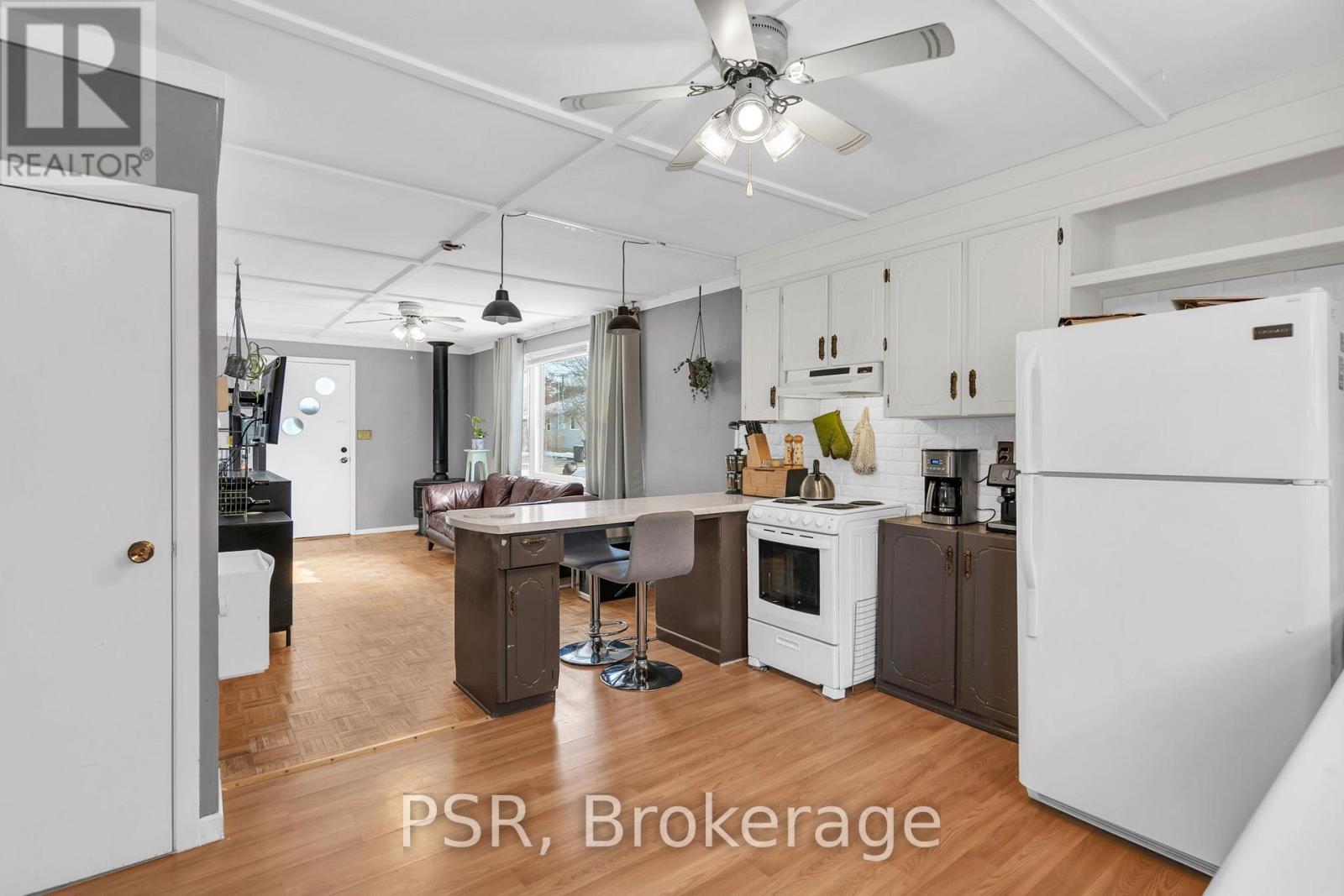 58 De La Salle Boulevard, Georgina (Sutton & Jackson'S Point), ON - Indoor Photo Showing Kitchen