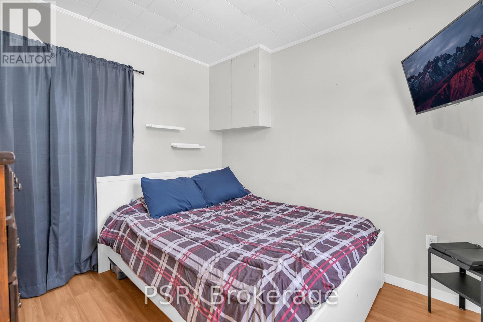 58 De La Salle Boulevard, Georgina (Sutton & Jackson'S Point), ON - Indoor Photo Showing Bedroom