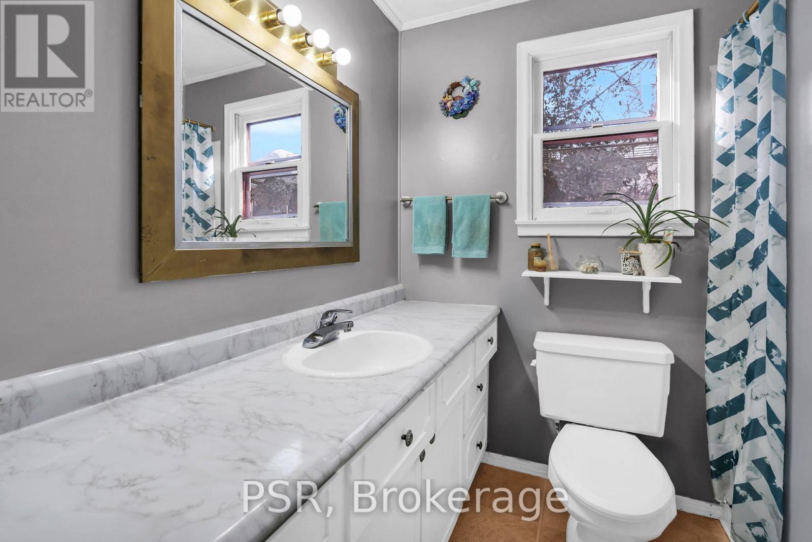 58 De La Salle Boulevard, Georgina (Sutton & Jackson'S Point), ON - Indoor Photo Showing Bathroom