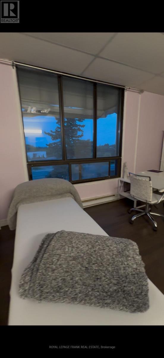 204 - 1500 King Street E, Clarington (Courtice), ON