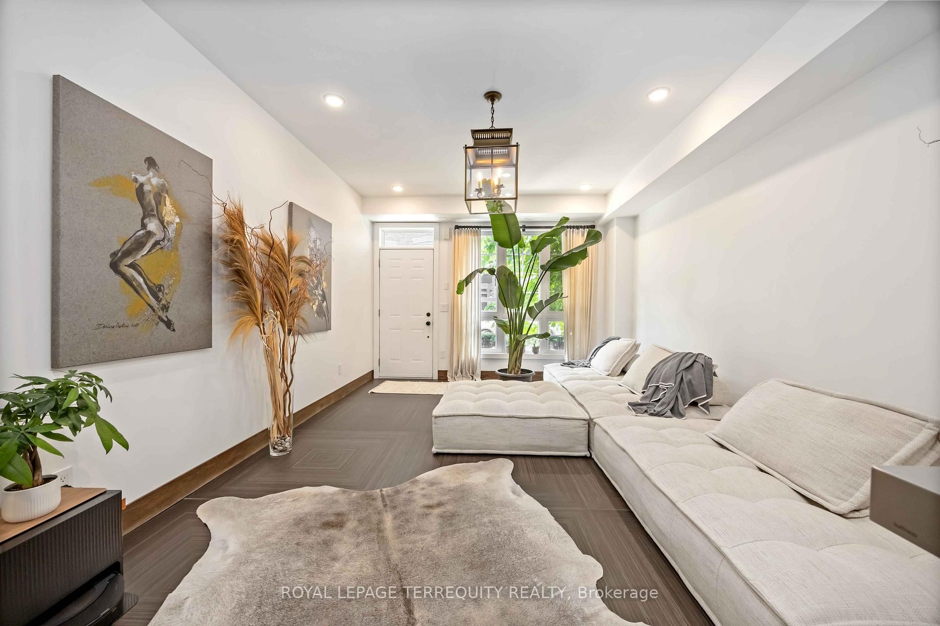 30-3 Elsie Lane, Toronto, ON - Indoor Photo Showing Other Room