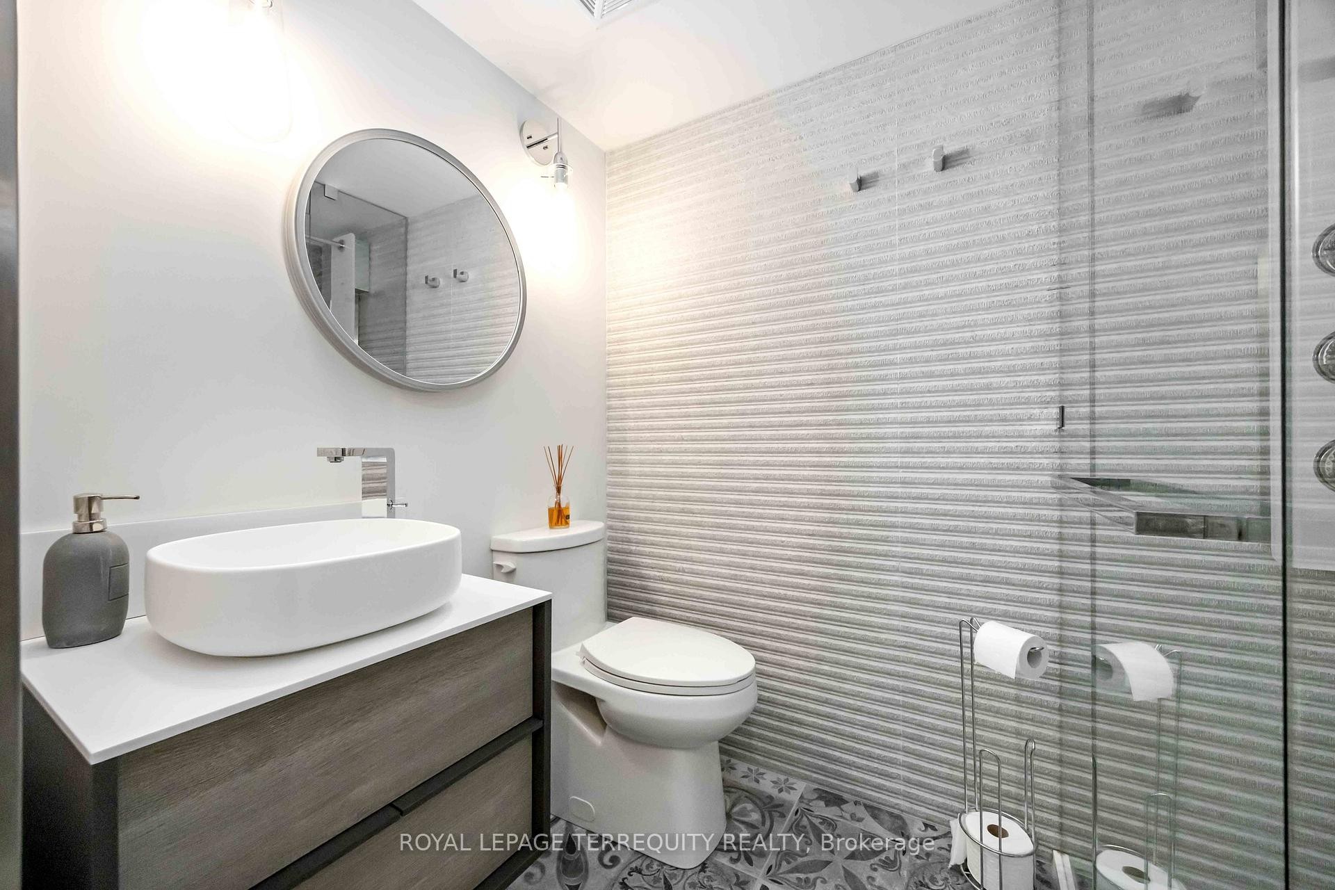 30-3 Elsie Lane, Toronto, ON - Indoor Photo Showing Bathroom