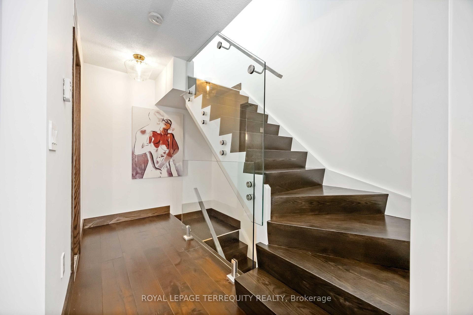 30-3 Elsie Lane, Toronto, ON - Indoor Photo Showing Other Room