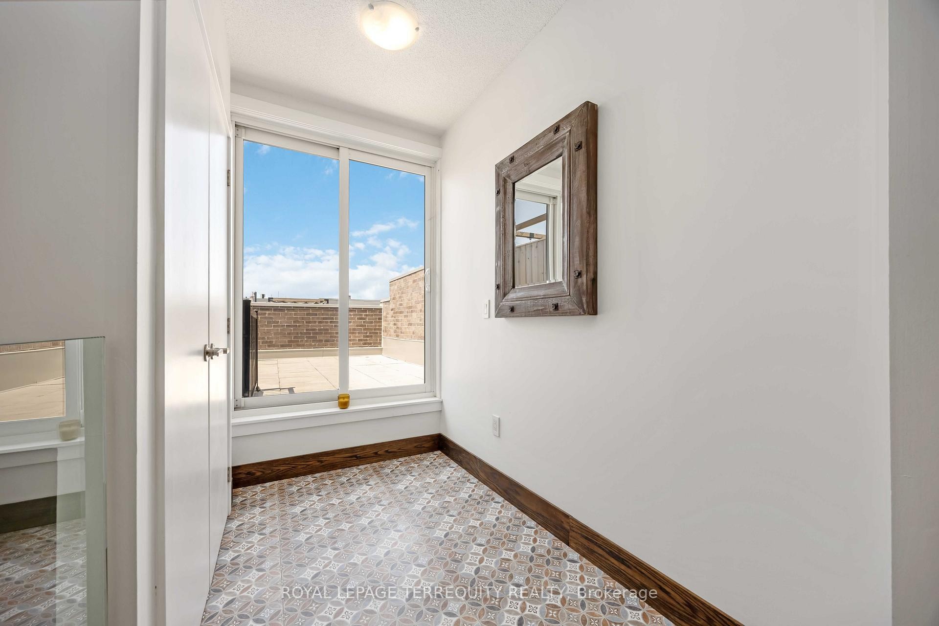 30-3 Elsie Lane, Toronto, ON - Indoor Photo Showing Other Room