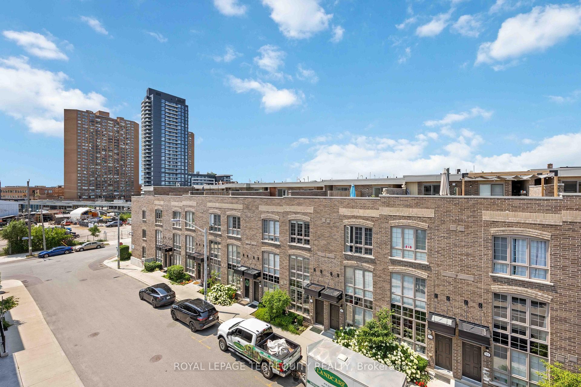 30-3 Elsie Lane, Toronto, ON - Outdoor