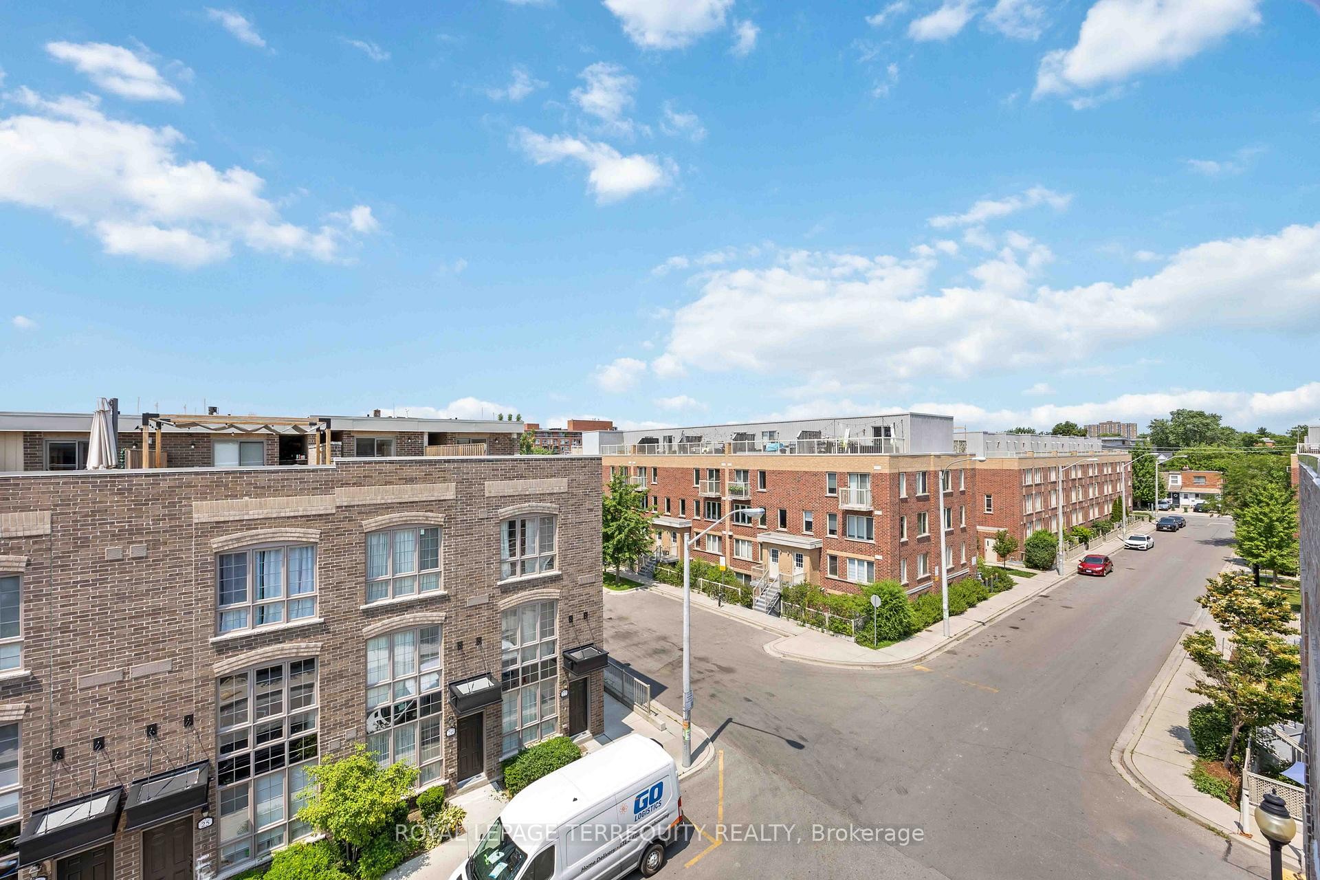 30-3 Elsie Lane, Toronto, ON - Outdoor