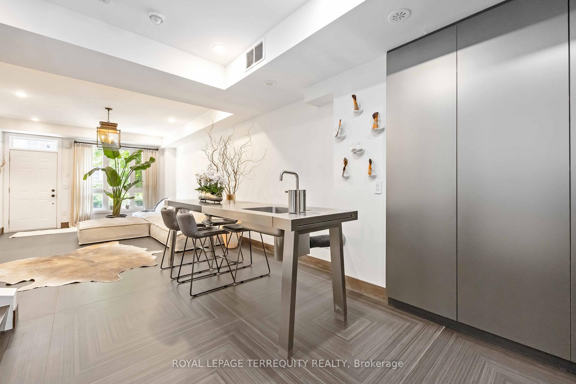 30-3 Elsie Lane, Toronto, ON - Indoor Photo Showing Other Room