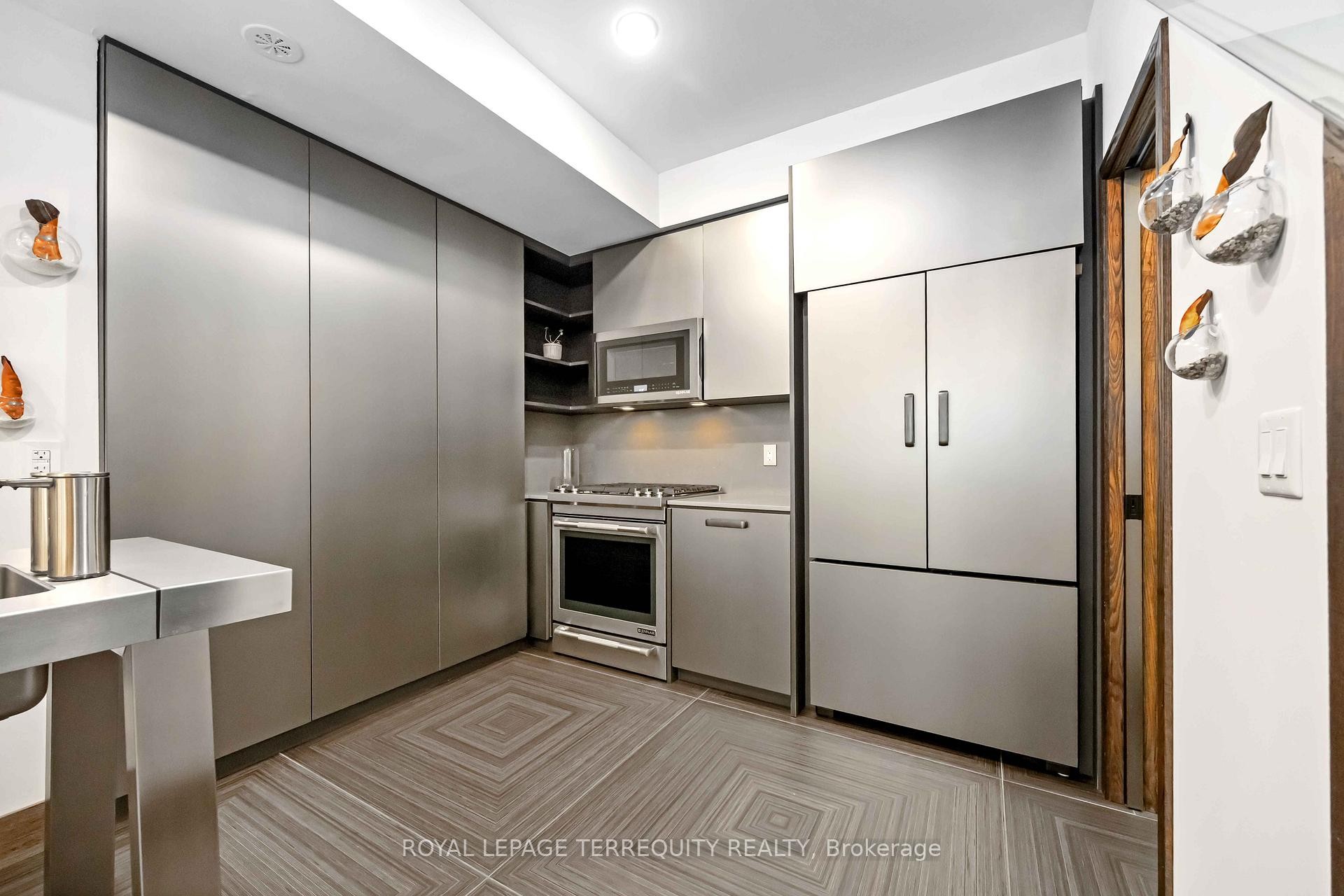 30-3 Elsie Lane, Toronto, ON - Indoor Photo Showing Kitchen