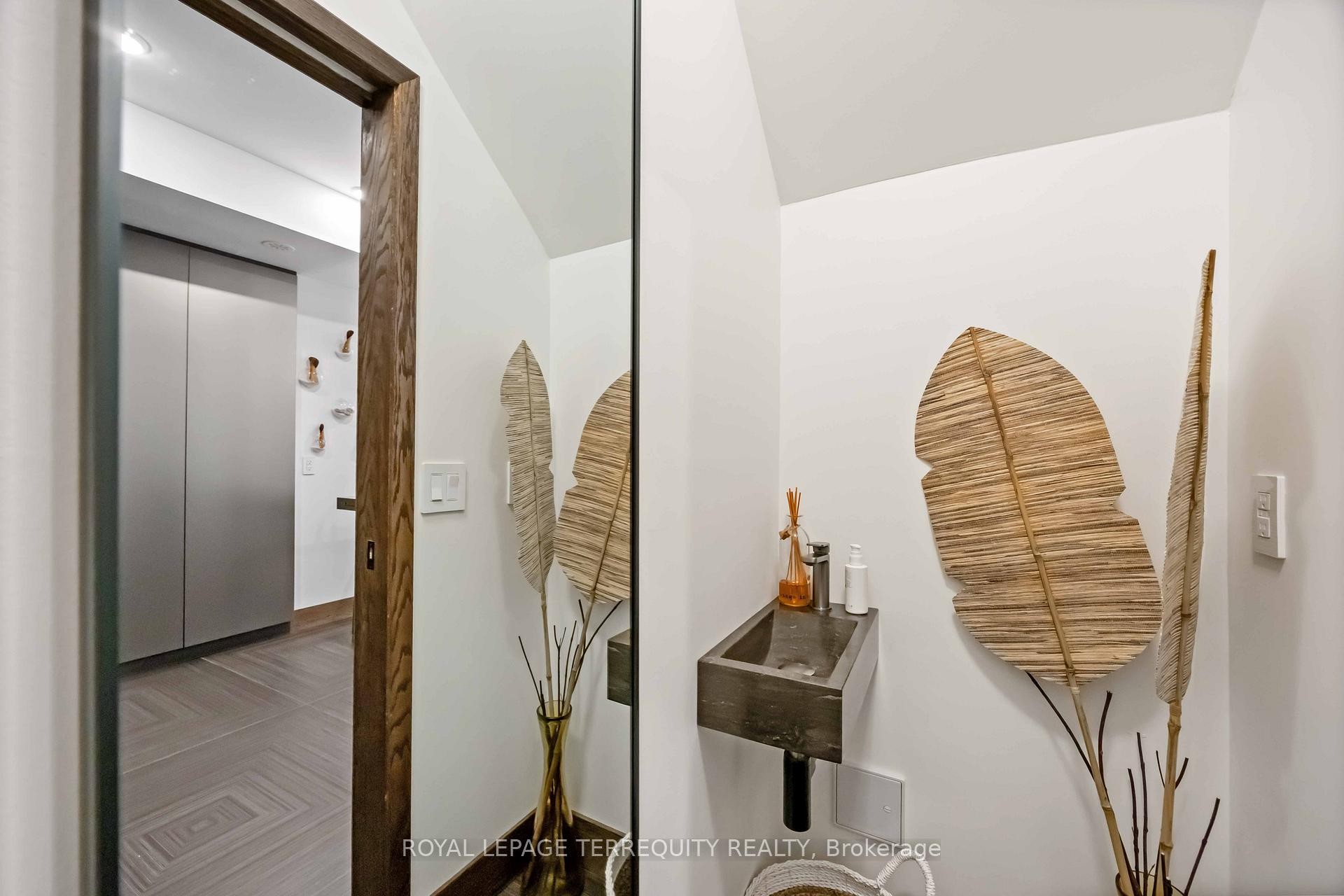 30-3 Elsie Lane, Toronto, ON - Indoor Photo Showing Other Room