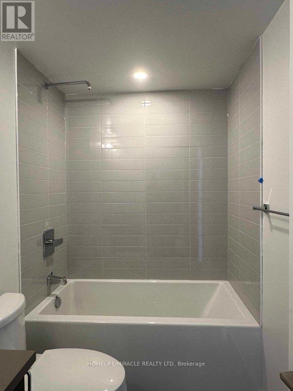 3507 - 2033 Kennedy Road, Toronto, ON - Indoor Photo Showing Bathroom