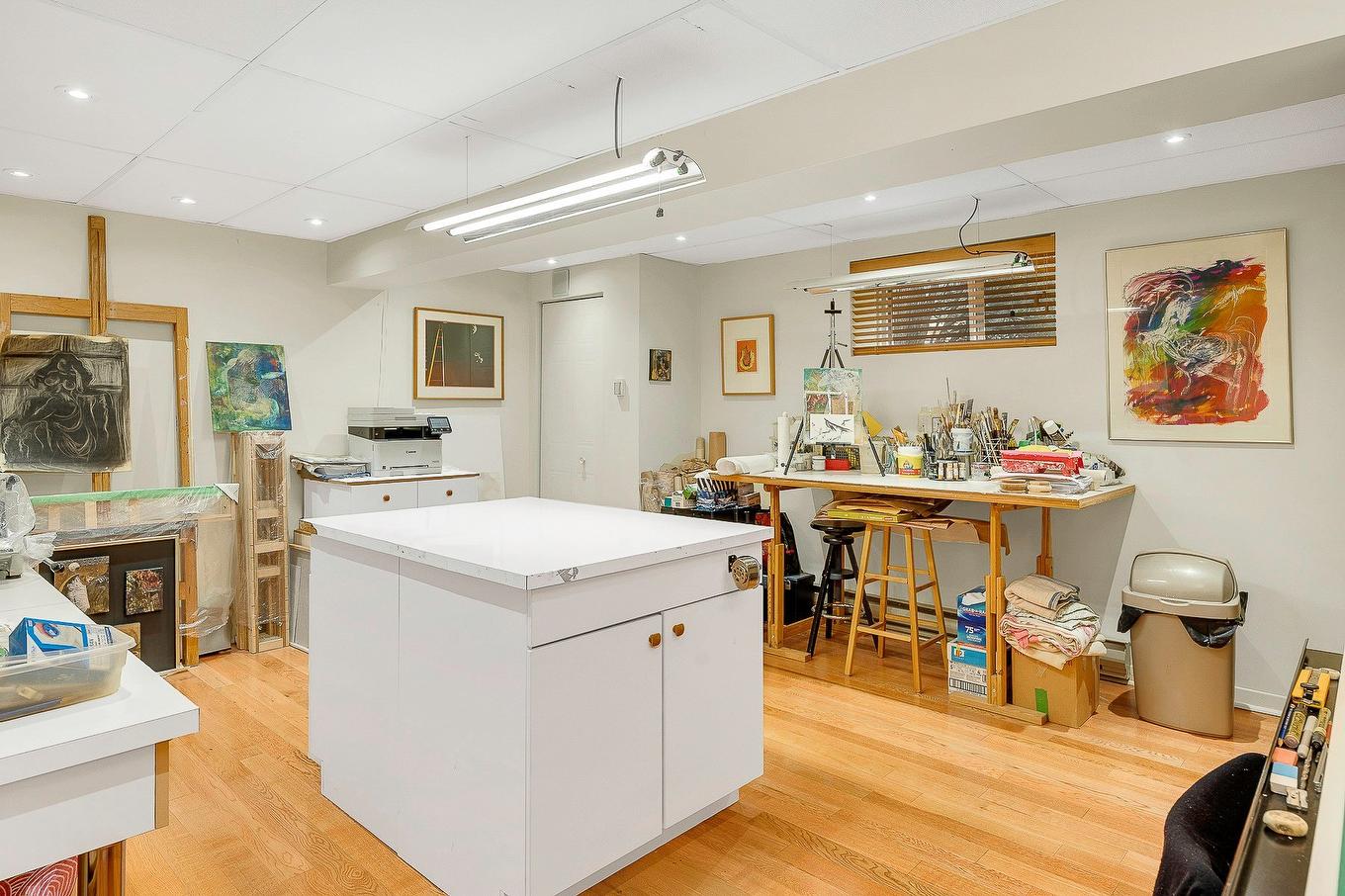 Salle familiale - 1007 Rue Des Patriarches, Prévost, QC - Indoor