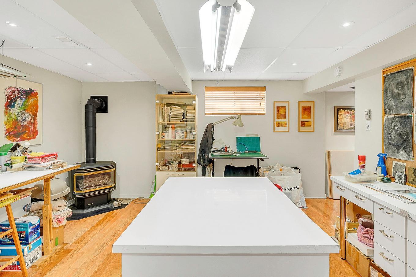 Salle familiale - 1007 Rue Des Patriarches, Prévost, QC - Indoor