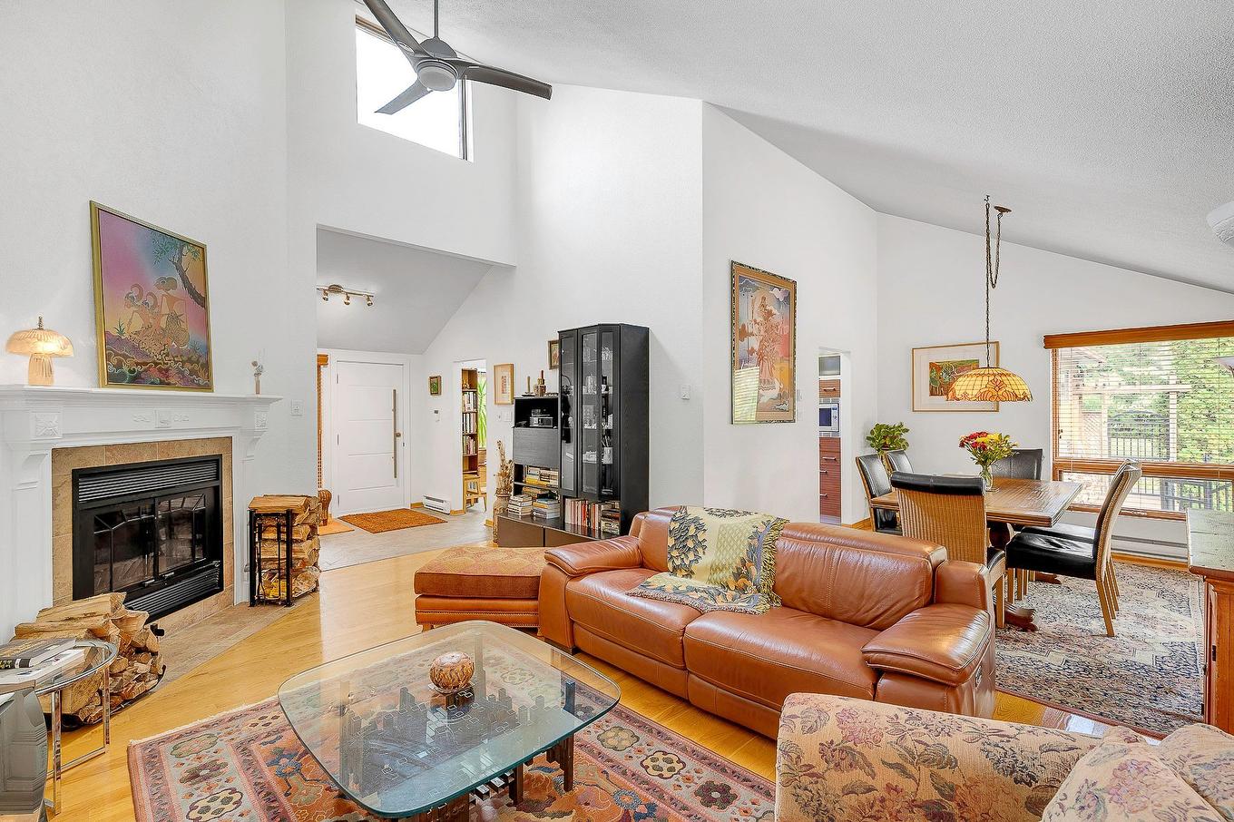 Salon - 1007 Rue Des Patriarches, Prévost, QC - Indoor Photo Showing Living Room With Fireplace