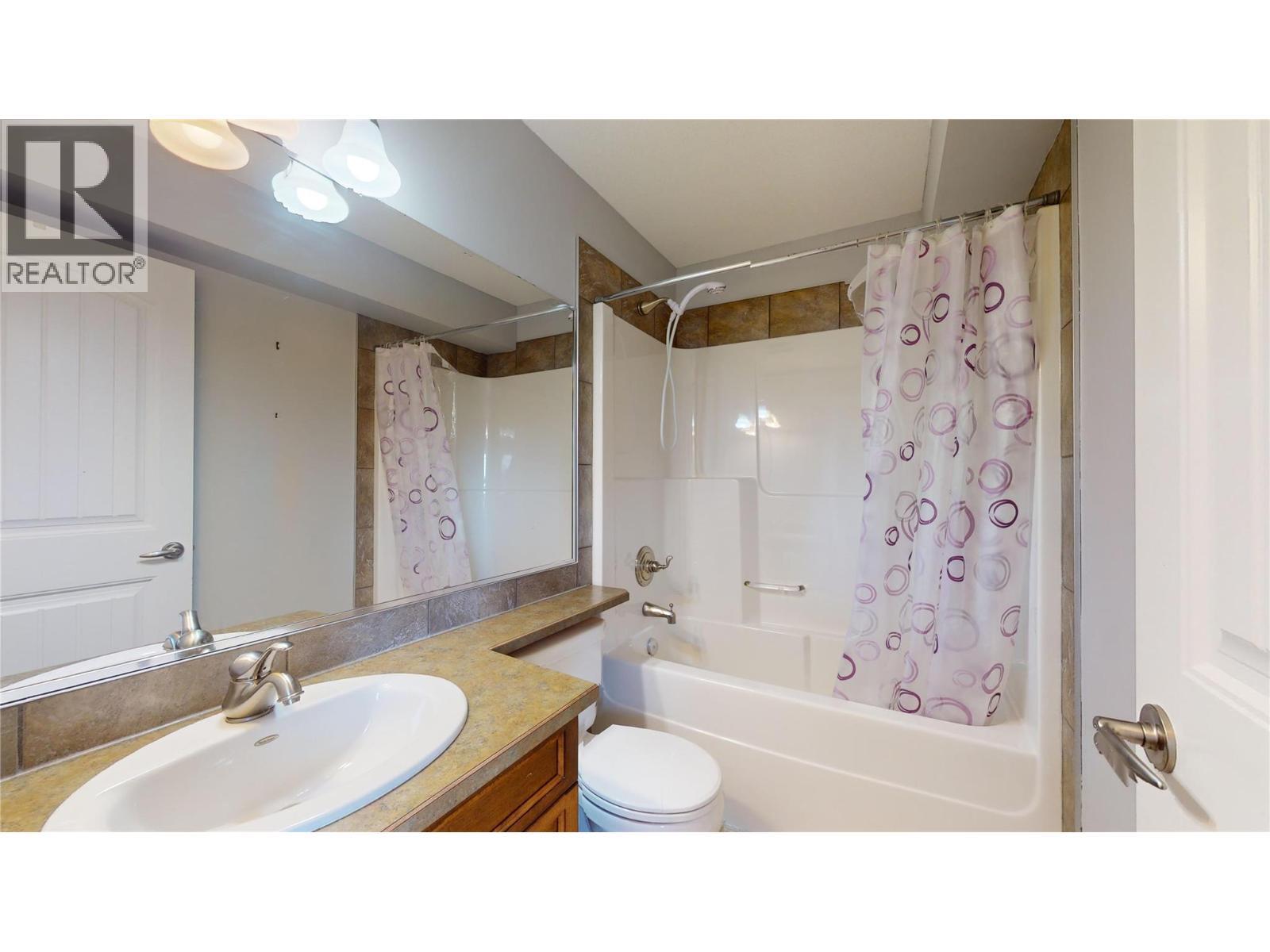 218 Glen Park Drive Unit# 21, Kelowna, BC - Indoor Photo Showing Bathroom