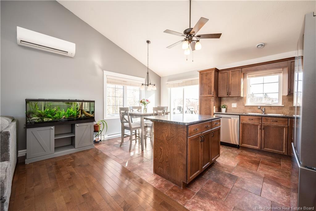 54 O'Neill, Moncton, NB