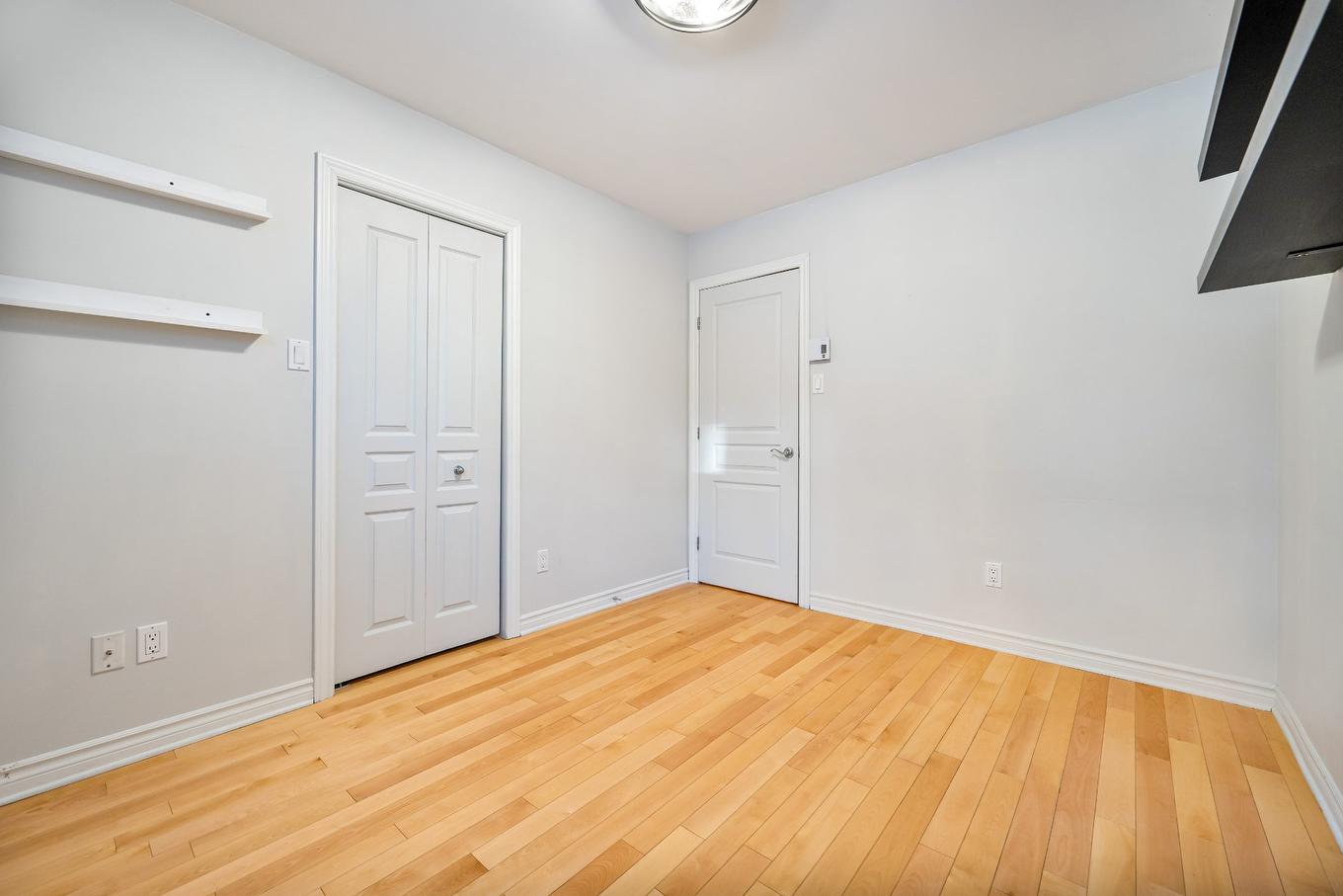 Bedroom - 3158 Rue Ste-Catherine E., Montréal (Mercier/Hochelaga-Maisonneuve), QC - Indoor Photo Showing Other Room