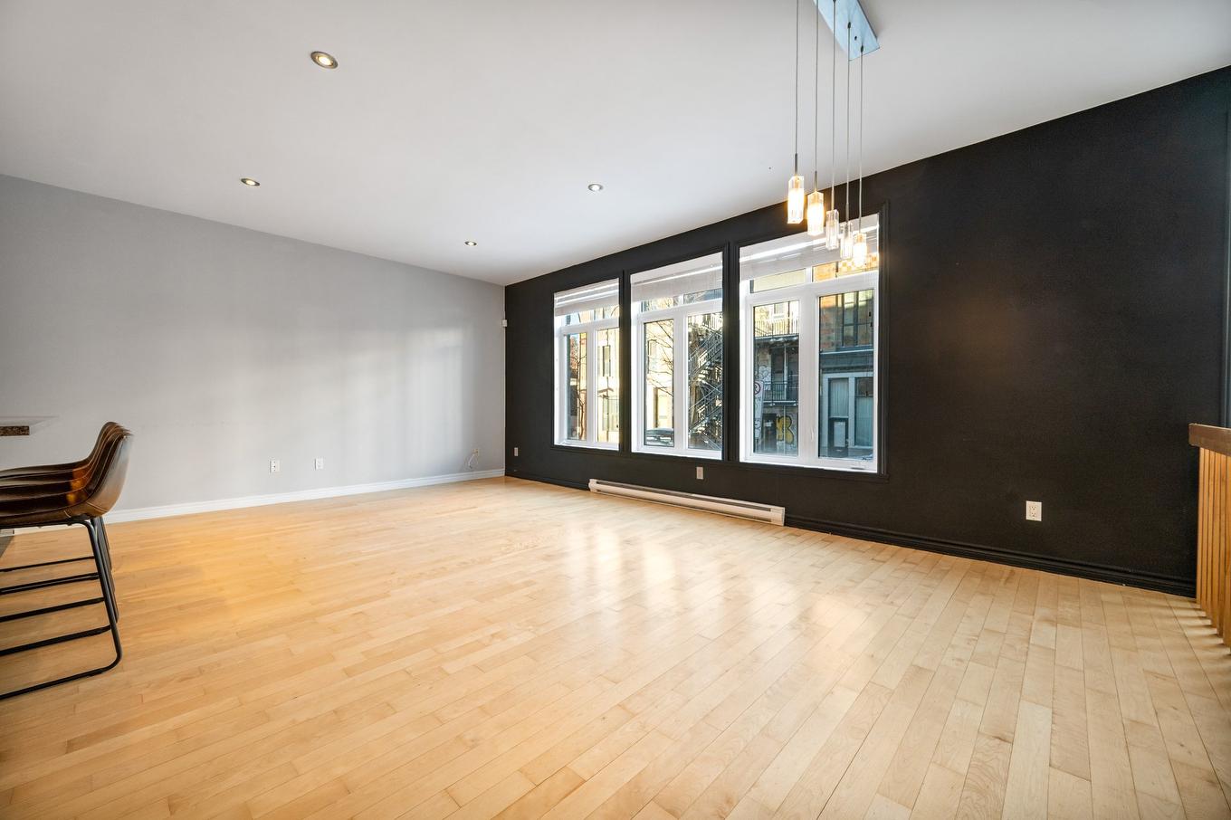 Living room - 3158 Rue Ste-Catherine E., Montréal (Mercier/Hochelaga-Maisonneuve), QC - Indoor Photo Showing Other Room