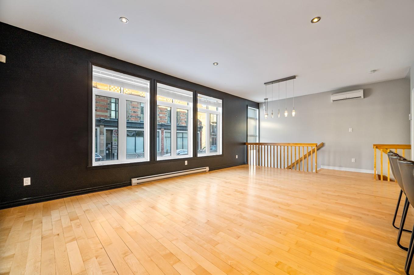 Dining room - 3158 Rue Ste-Catherine E., Montréal (Mercier/Hochelaga-Maisonneuve), QC - Indoor Photo Showing Other Room