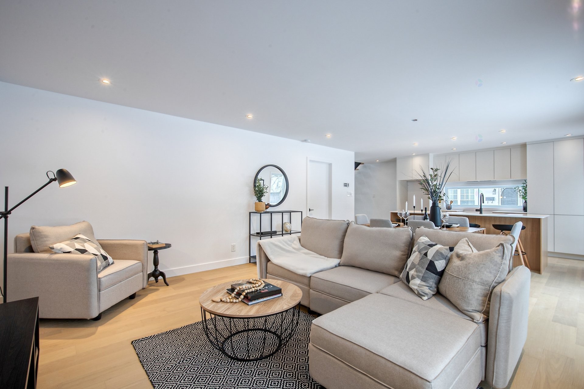 Living Room - 1300 Rue Montarville, Saint-Bruno-De-Montarville, QC - Indoor Photo Showing Living Room
