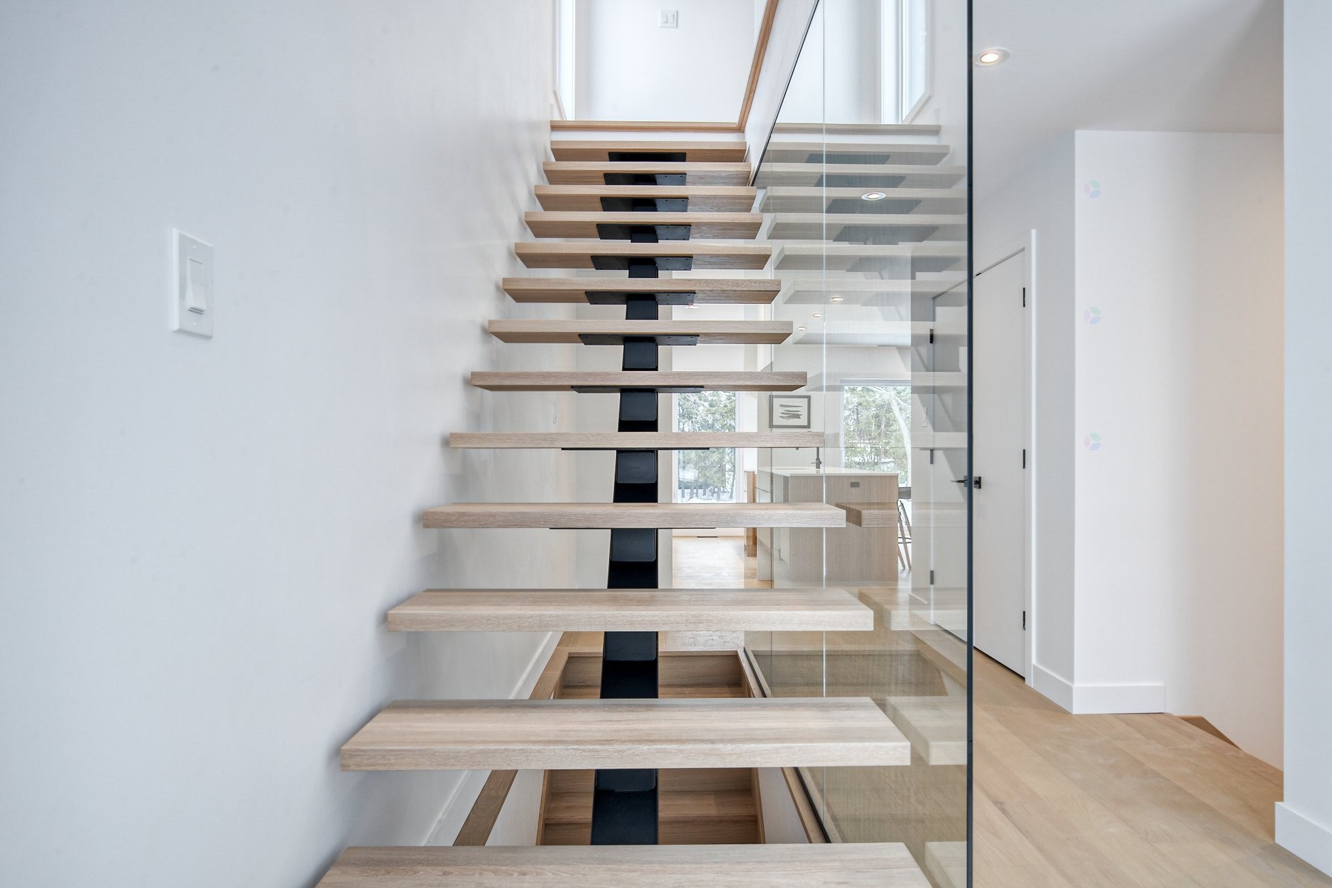 Staircase - 1300 Rue Montarville, Saint-Bruno-De-Montarville, QC - Indoor Photo Showing Other Room