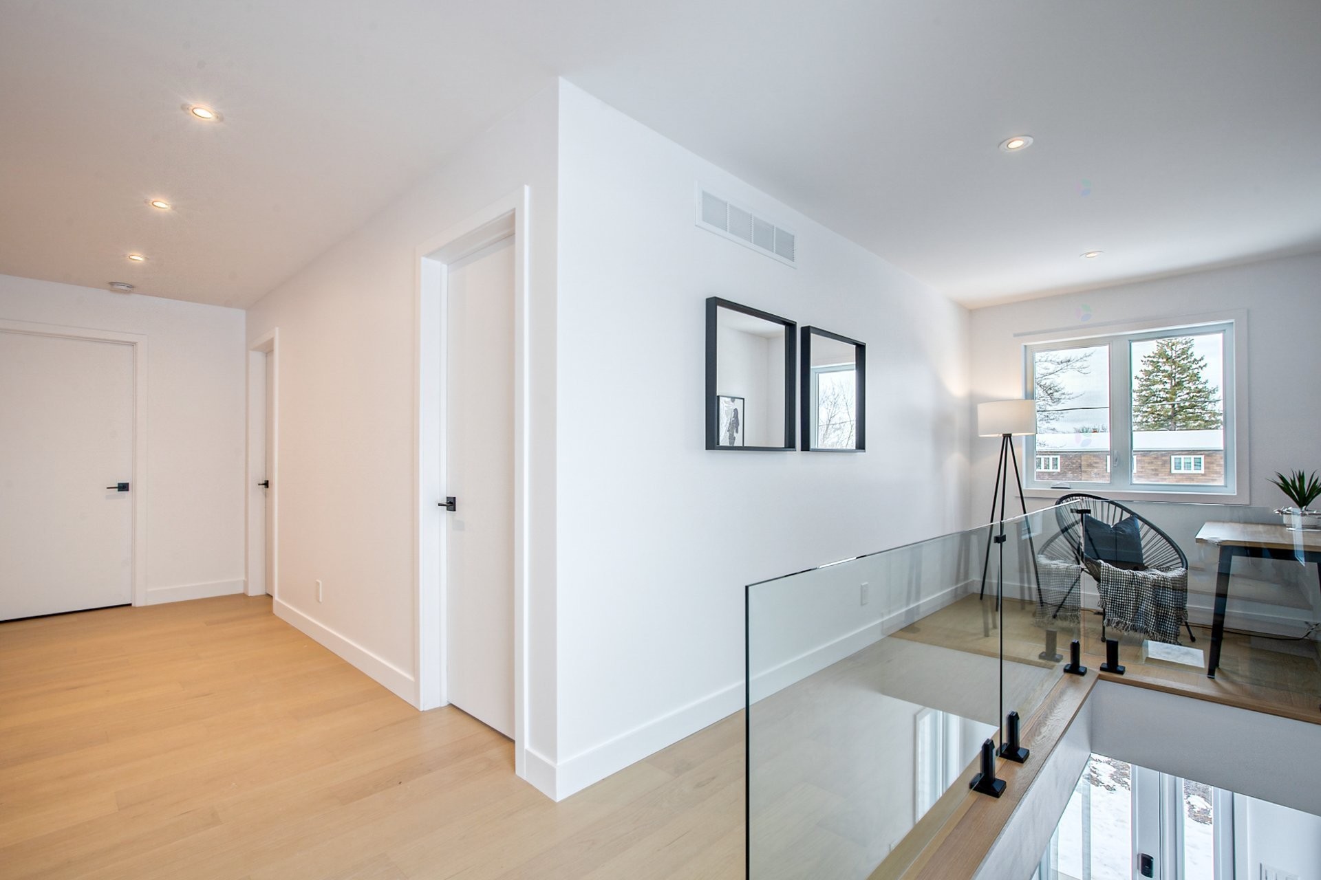 Passageway - 1300 Rue Montarville, Saint-Bruno-De-Montarville, QC - Indoor