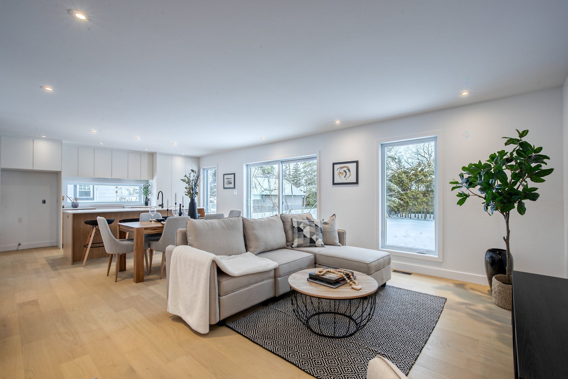 Living Room - 1300 Rue Montarville, Saint-Bruno-De-Montarville, QC - Indoor Photo Showing Living Room