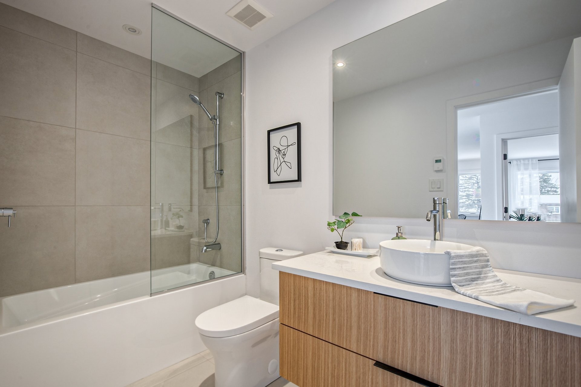 Bathroom - 1300 Rue Montarville, Saint-Bruno-De-Montarville, QC - Indoor Photo Showing Bathroom