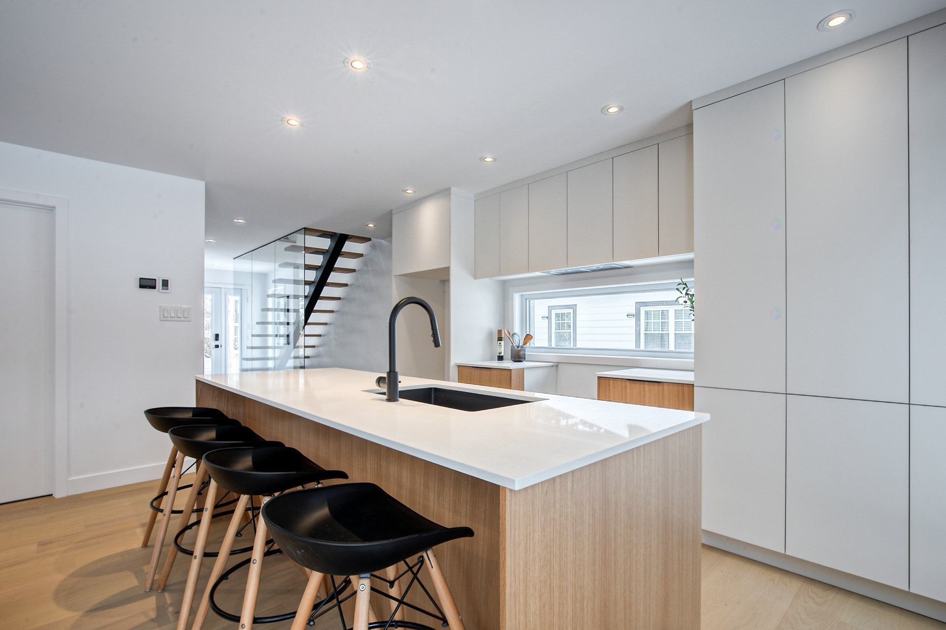Kitchen - 1300 Rue Montarville, Saint-Bruno-De-Montarville, QC - Indoor Photo Showing Kitchen With Upgraded Kitchen