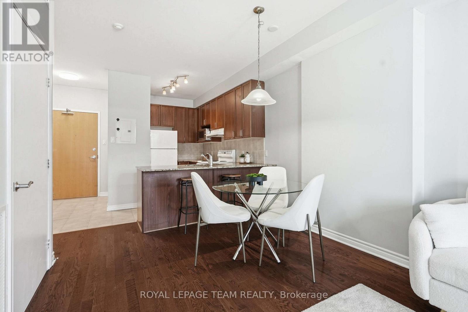 217 - 205 Bolton Street, Ottawa, ON - Indoor