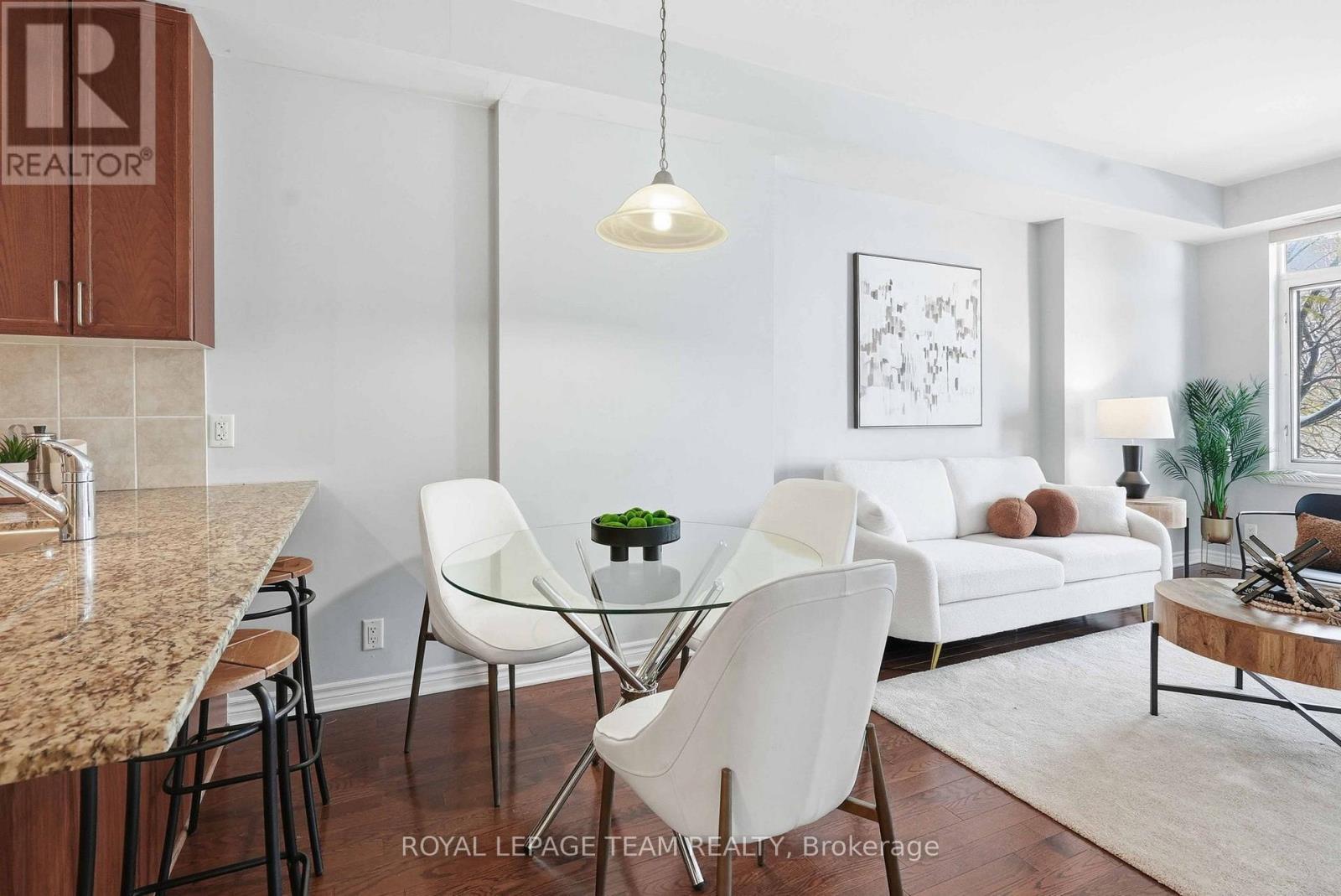 217 - 205 Bolton Street, Ottawa, ON - Indoor