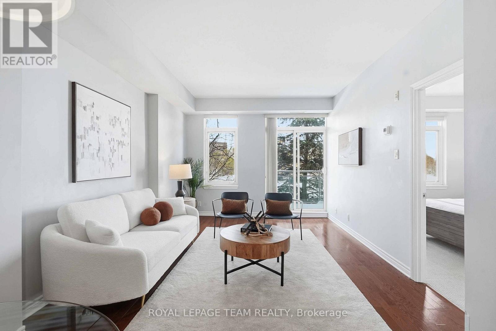 217 - 205 Bolton Street, Ottawa, ON - Indoor Photo Showing Living Room