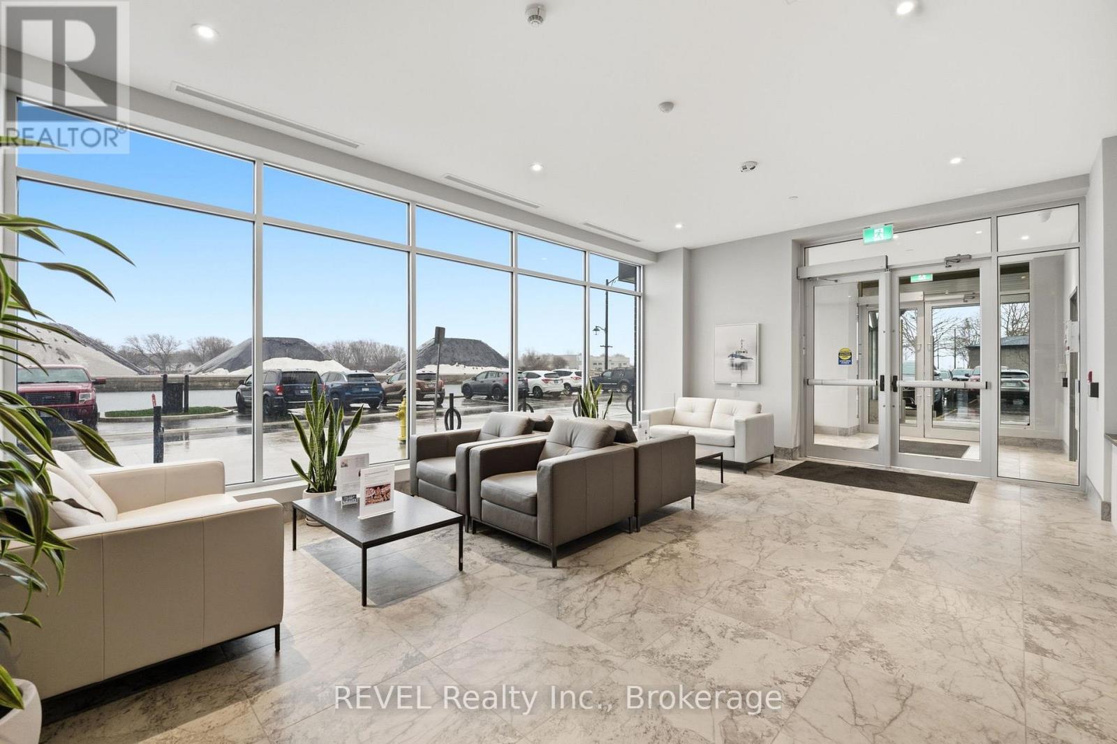 203 - 118 West Street, Port Colborne (Sugarloaf), ON - Indoor Photo Showing Other Room