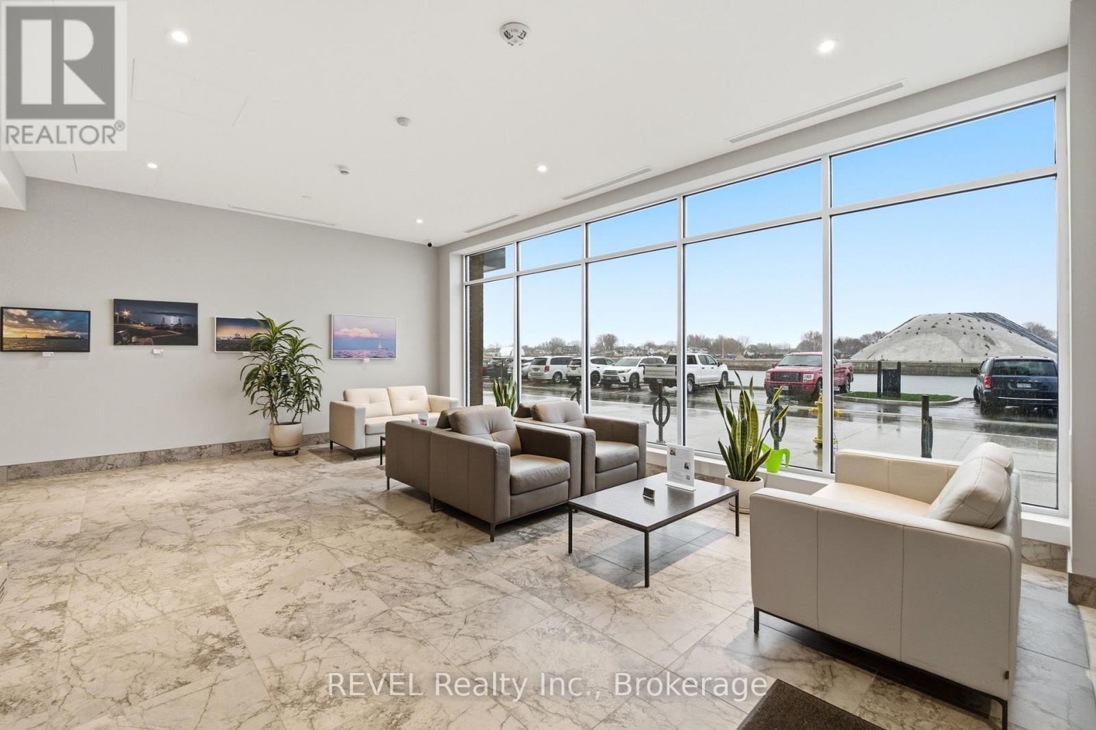 203 - 118 West Street, Port Colborne (Sugarloaf), ON - Indoor