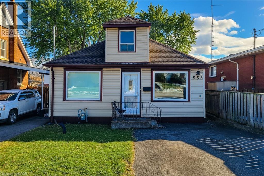 Bungalow with a shingled roof - 558 Barnaby Street, Hamilton, ON - Outdoor