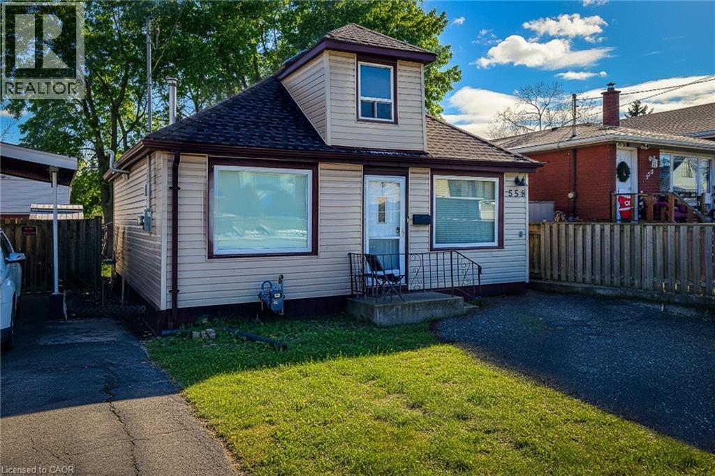 Bungalow with a shingled roof - 558 Barnaby Street, Hamilton, ON - Outdoor