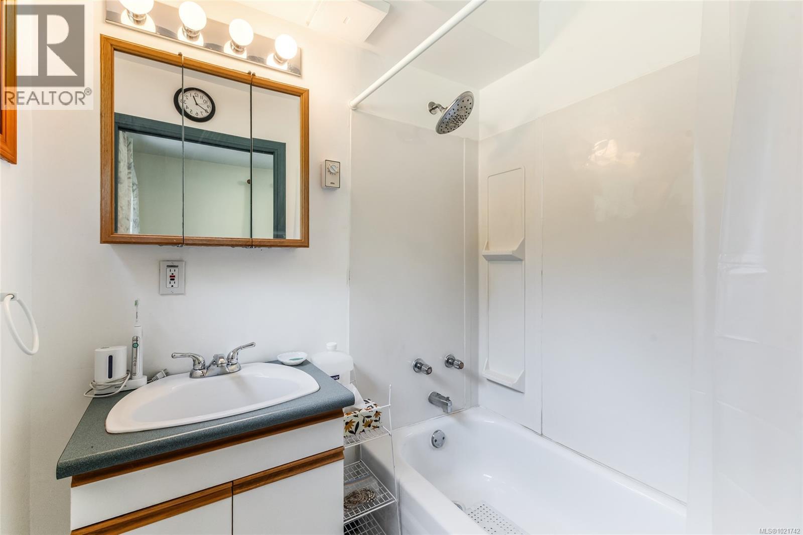 4961 Aho Rd, Ladysmith, BC - Indoor Photo Showing Bathroom