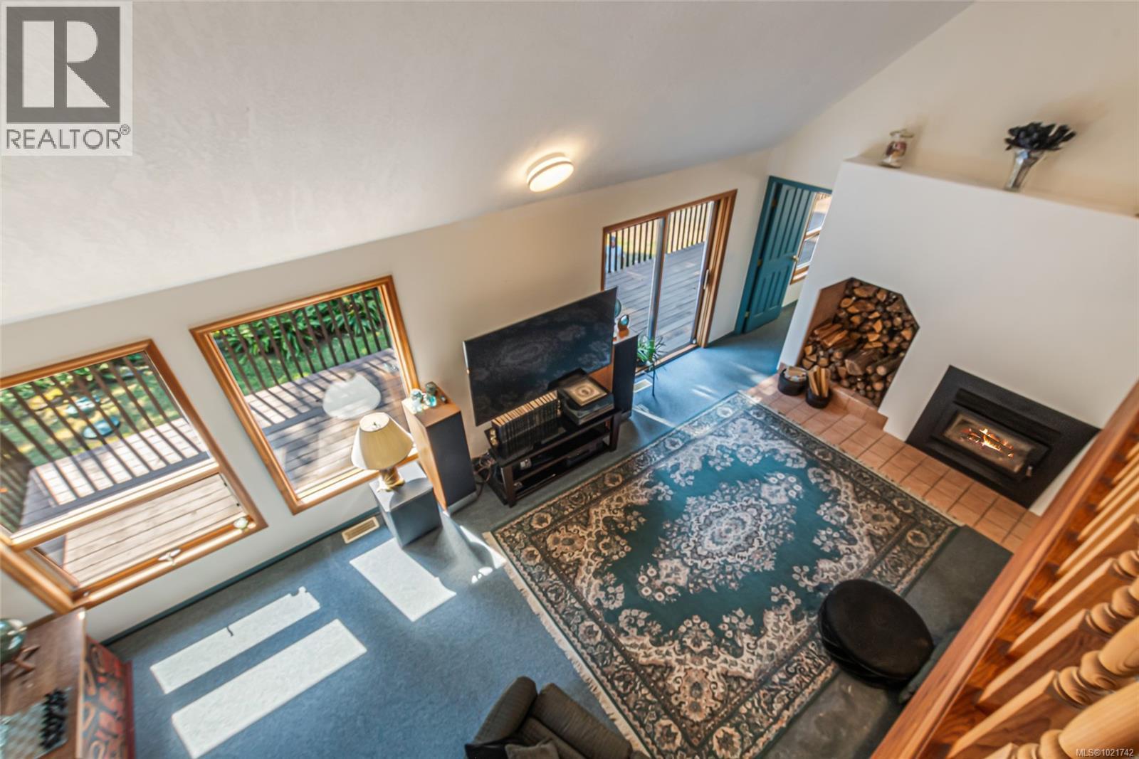 4961 Aho Rd, Ladysmith, BC - Indoor With Fireplace