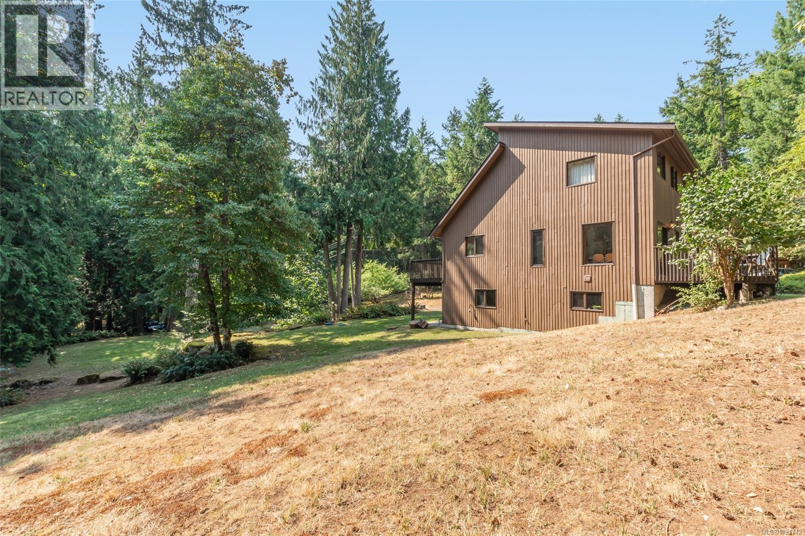 4961 Aho Rd, Ladysmith, BC - Outdoor