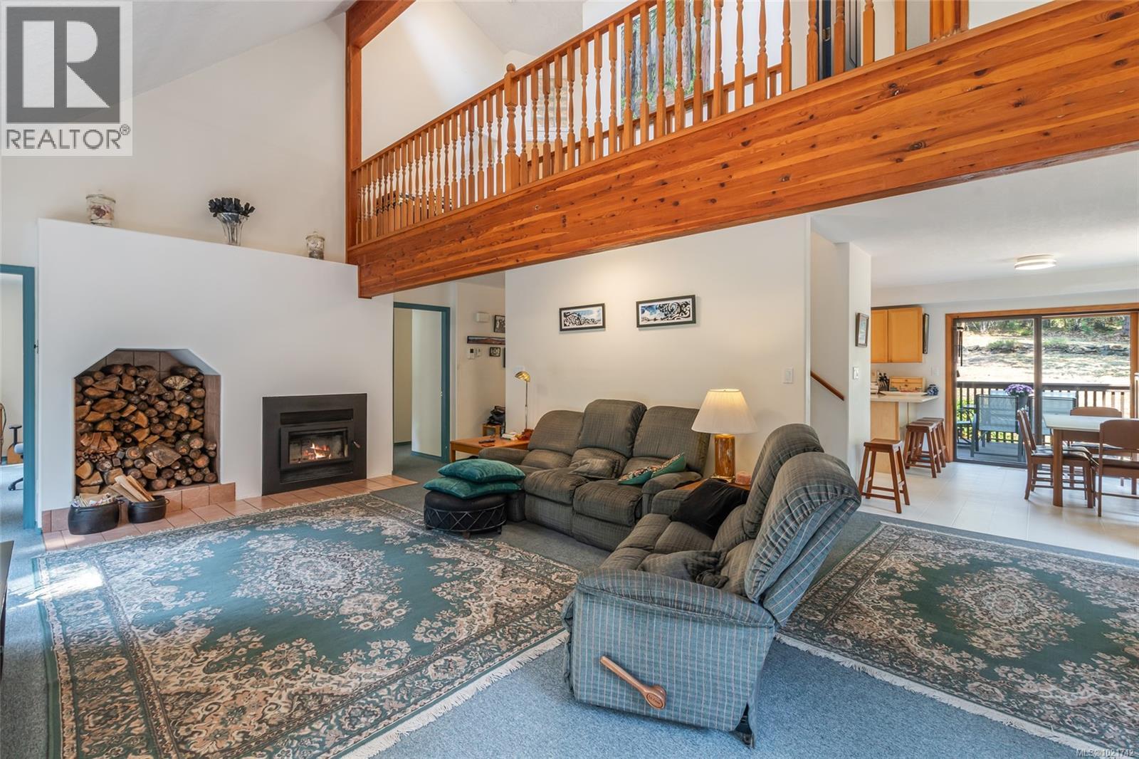 4961 Aho Rd, Ladysmith, BC - Indoor Photo Showing Living Room With Fireplace