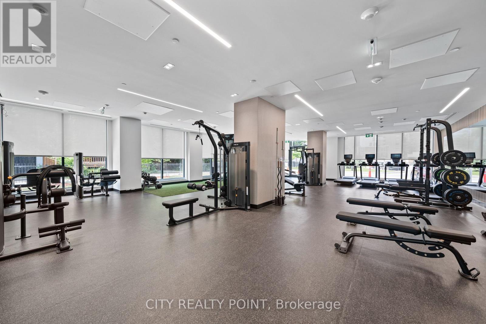 511 - 664 Spadina Avenue, Toronto, ON - Indoor Photo Showing Gym Room