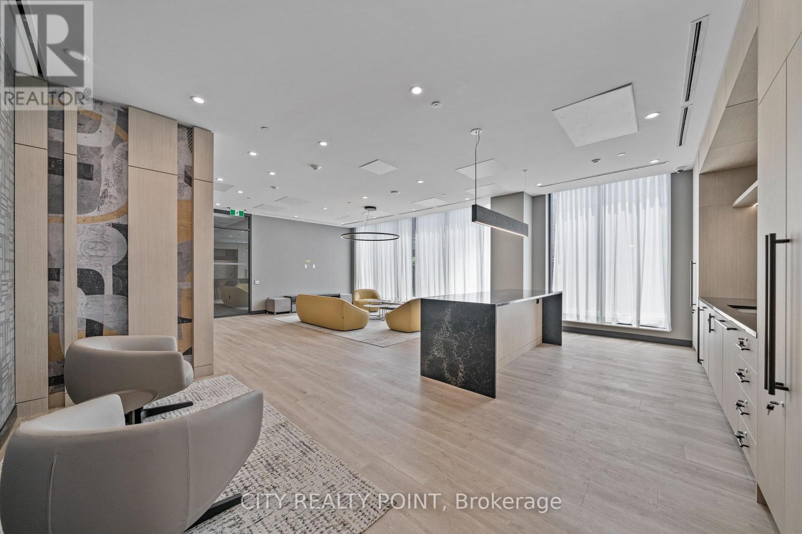 511 - 664 Spadina Avenue, Toronto, ON - Indoor