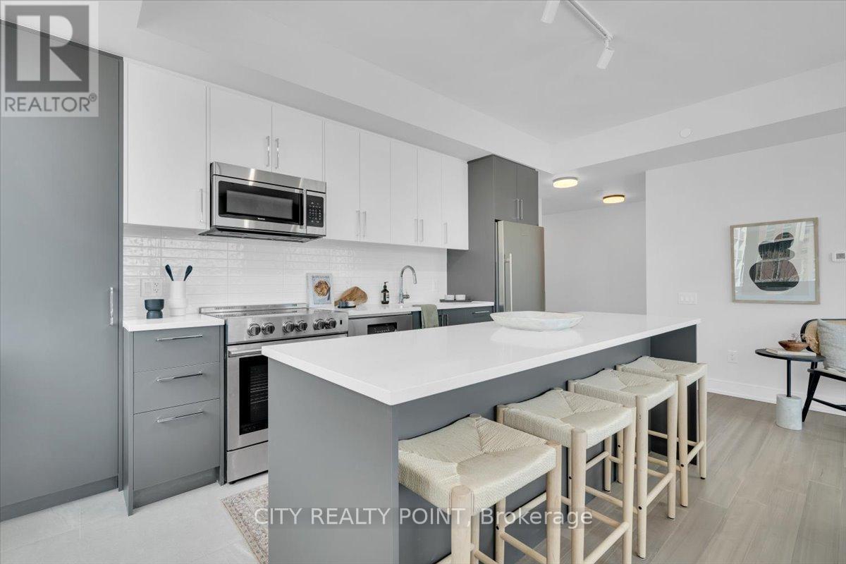 503 - 664 Spadina Avenue, Toronto, ON - Indoor Photo Showing Kitchen With Stainless Steel Kitchen With Upgraded Kitchen